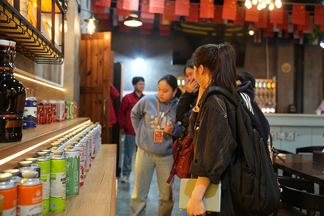 常德阳春啤酒员工参观工厂