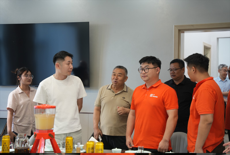 山东阳春啤酒周志宏董事长.jpg