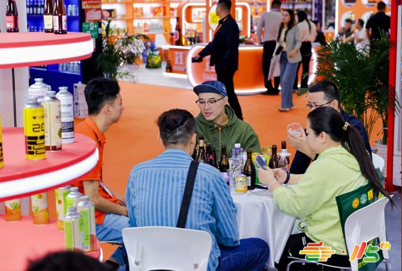 阳春啤酒糖酒会展会洽谈现场